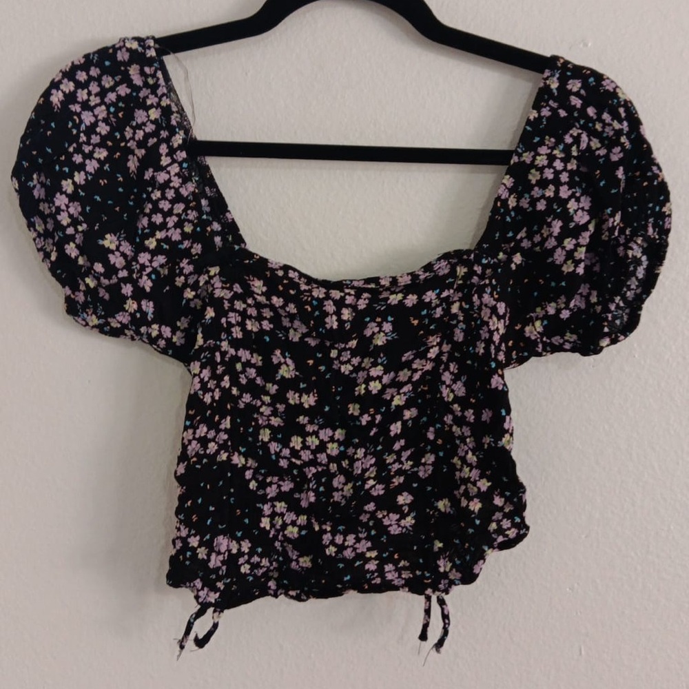 Floral Puff Sleeve Top - Black and Pink